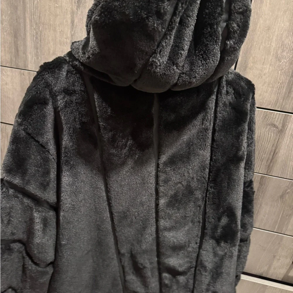ALO Yoga Black Faux Fur Puffer Jacket with Hood
